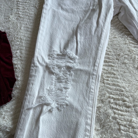 Levi’s 501 Mid Rise Distressed Jeans - Picture 5 of 6